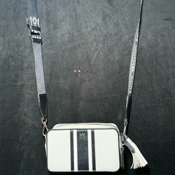 Michael Kors Black and Cream Crossbody Bag - Picture 2 of 4